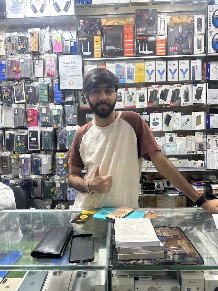 Haseeb mobile ( Bahria Town Lahore mobile shop )